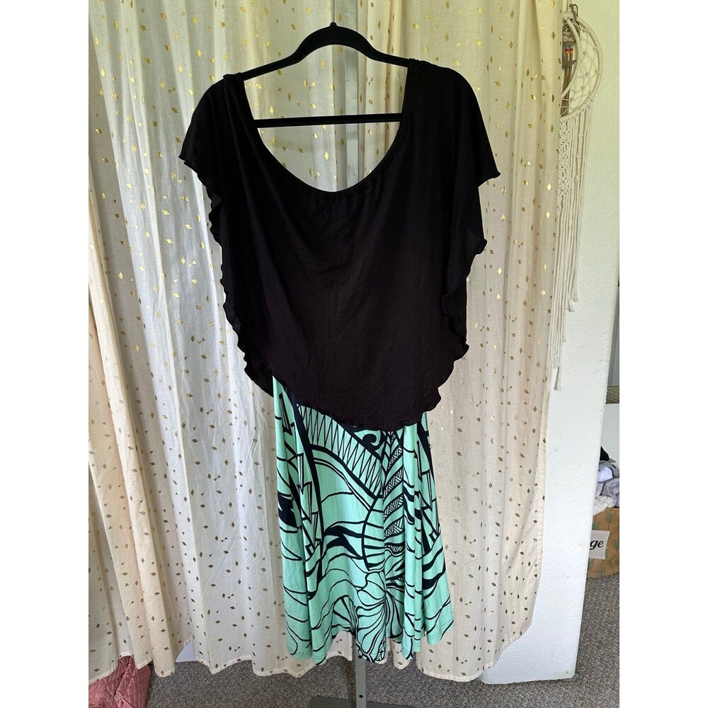 Missing Polynesia Women's Hawaiian Polynesia Tribal Stretch Cape Overlay Dress M